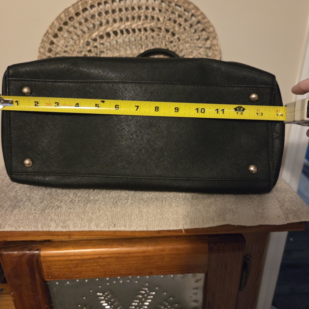 VEUC. Michael Kors Black Satchel !! Gorgeous Bag!! - Picture 7 of 13